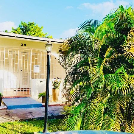 Sugalove Villa 30 Flamboyant Ave سانت جيمس المظهر الخارجي الصورة