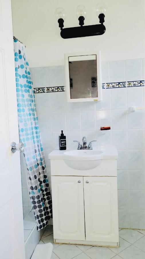 Sugalove Villa 30 Flamboyant Ave سانت جيمس المظهر الخارجي الصورة