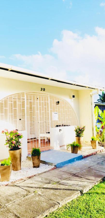 Sugalove Villa 30 Flamboyant Ave سانت جيمس المظهر الخارجي الصورة